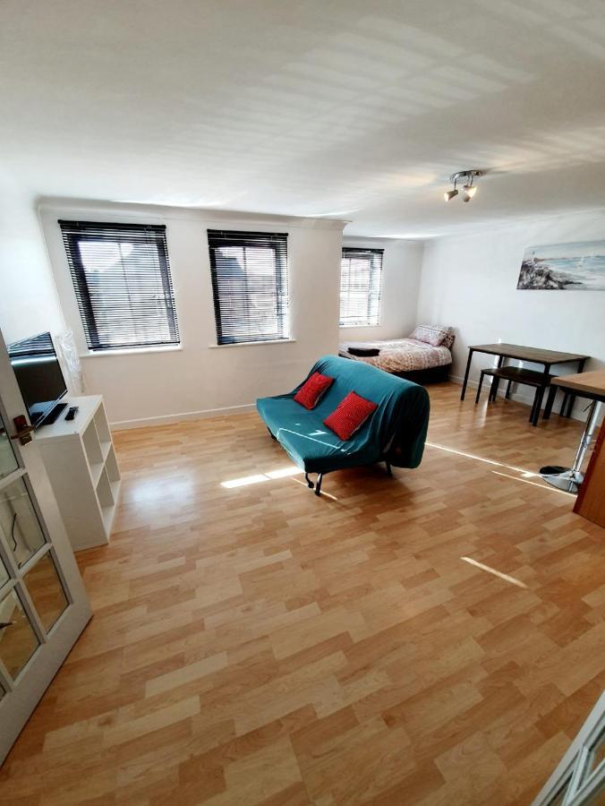 Chelmsford Town Centre Apartments With Car Parking Ngoại thất bức ảnh